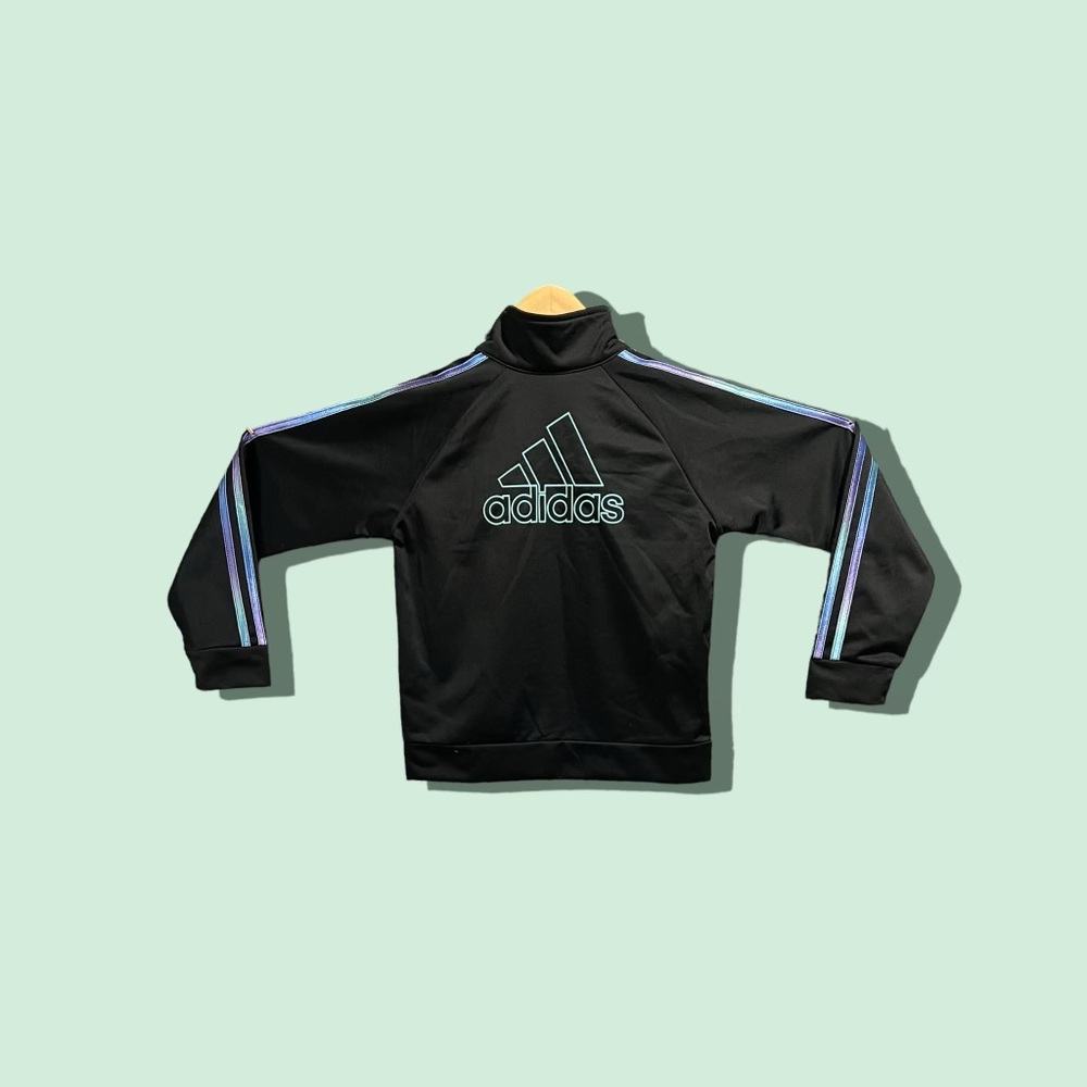 Kids/preteen- Adidas, regular fit, coupe standard, size medium.